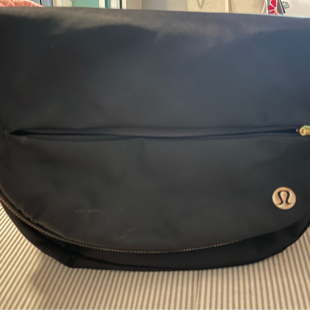 Lululemon black crossbody